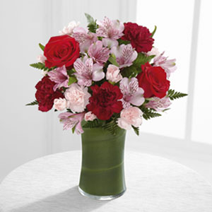 The FTD� Love In Bloom� Bouquet