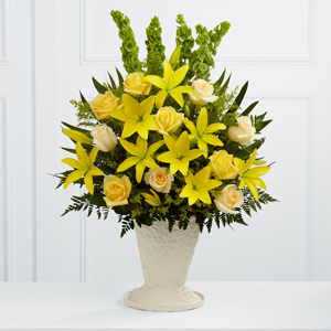 The FTD� Golden Memories� Arrangement