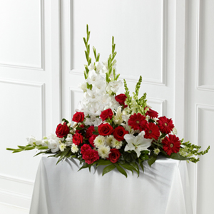 The FTD� Crimson & White� Arrangement
