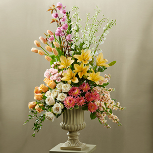 The FTD� Declaration� Altar Arrangement